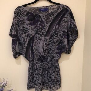 Miley Cyrus & Max Azria purple and black overs Short Sleeve Blouse Relaxed Fit